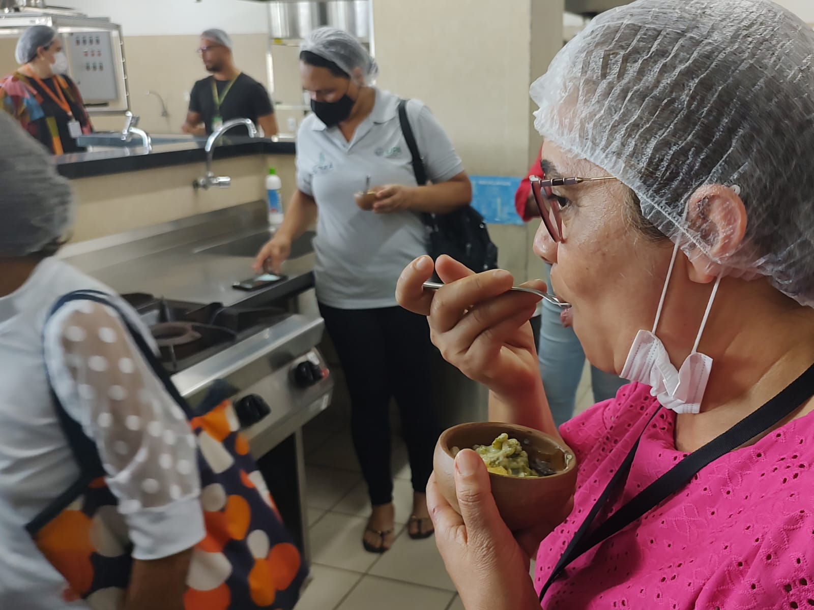Cozinheiras das unidades socioeducativas visitam a Escola de Gastronomia