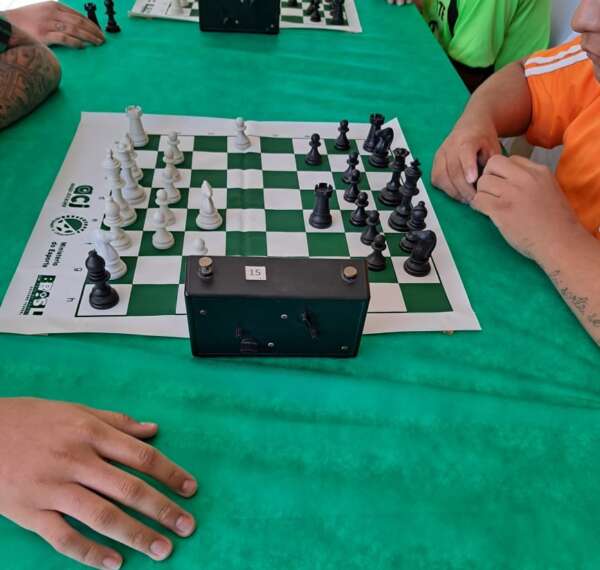 Adolescente do Dom Bosco é campeão da 2ª Olimpíada de Xadrez